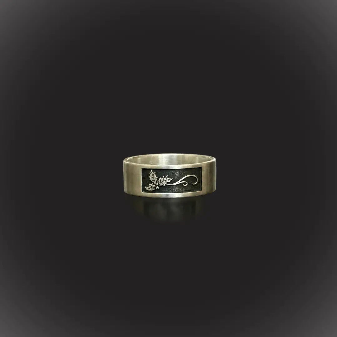 December holly birth month ring band