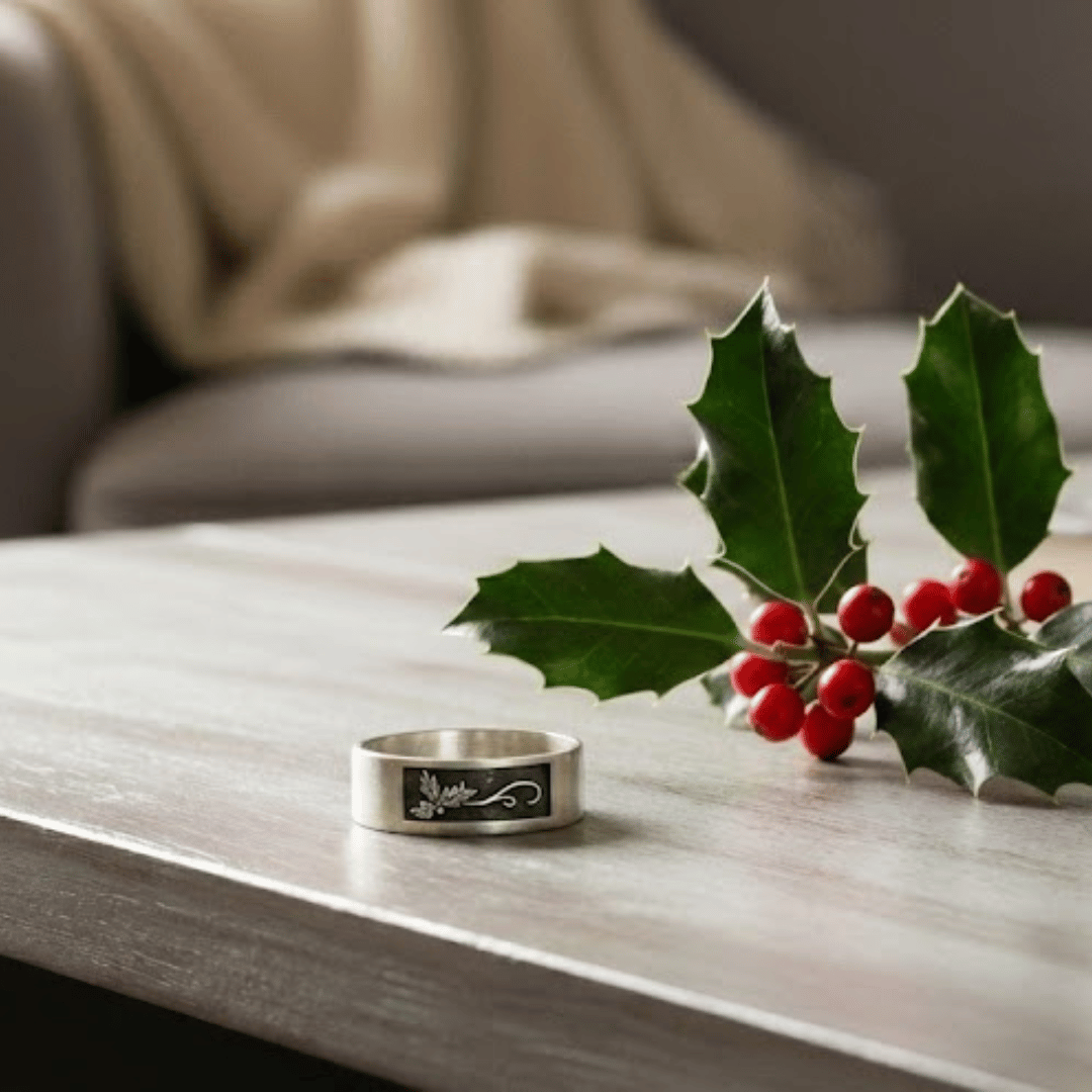 december birth month flower holly ring