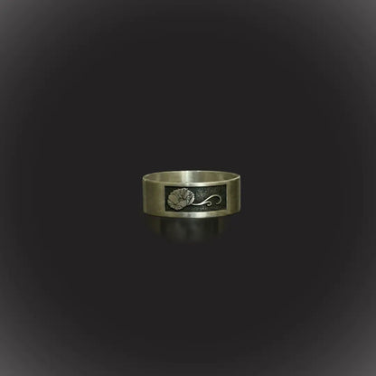 august poppy birth month ring band